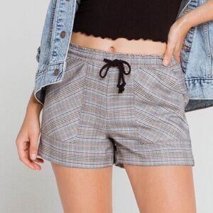 Sky and Sparrow Women’s SZ L Plaid Drawstring Waist Front Pocket Shorts NWT
